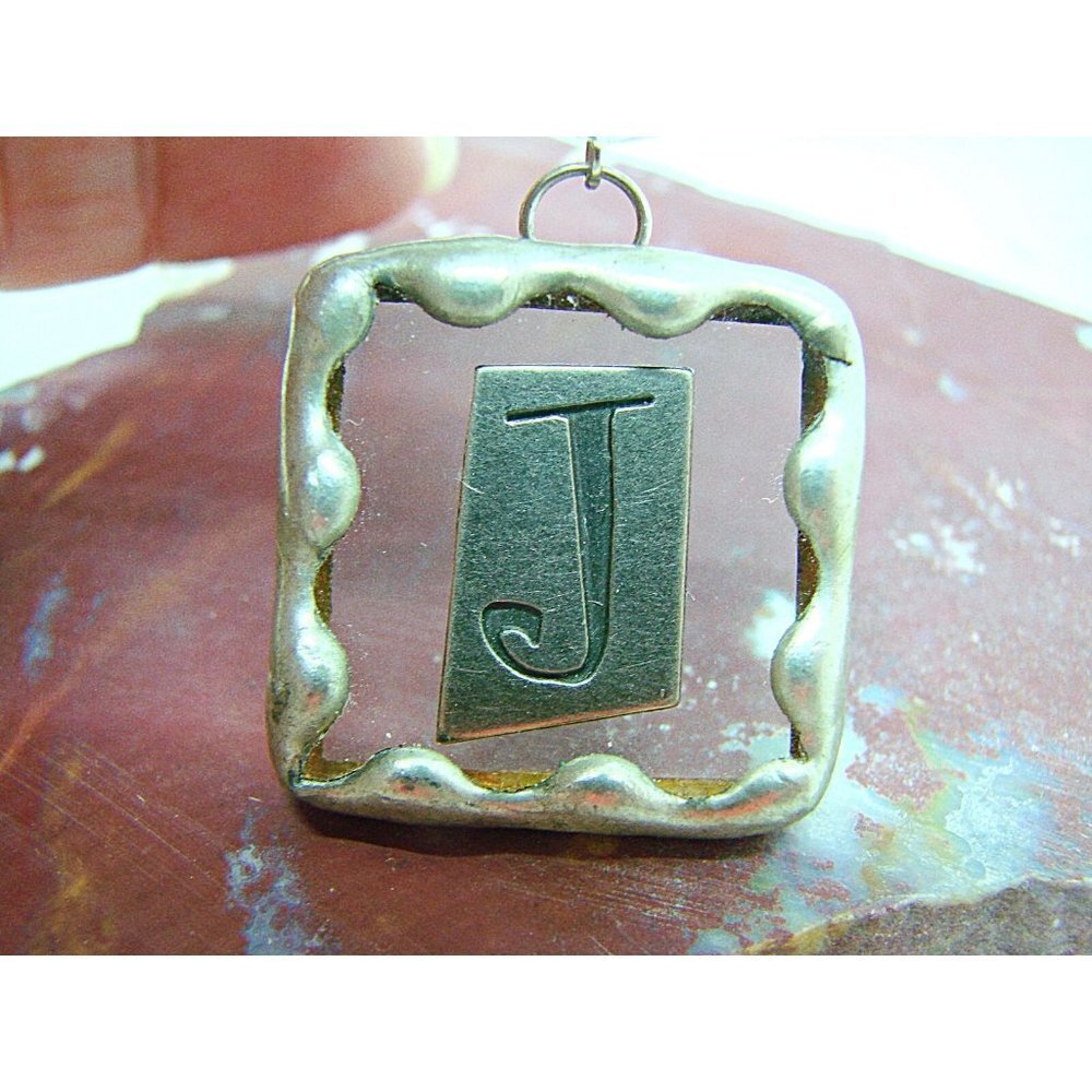 Initial Letter J Fashion Charm Pendant Silver Tone Scalloped Edged Frame Glass - Picture 4 of 8